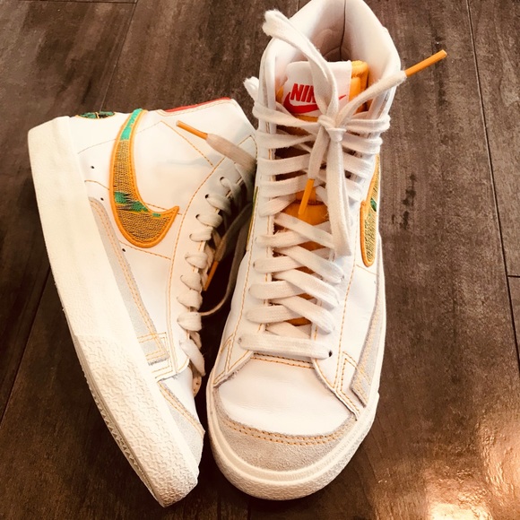 Nike Other - Nike BLAZER MID GS 'ROSWELL RAYGUNS' Size 4 youth boys